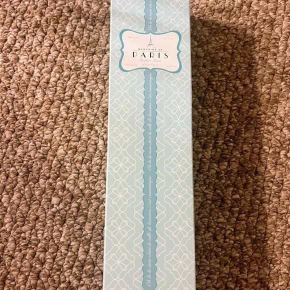 Paris White Fleurs Bubble Bath by GetFresh **New in Box** - Picture 3 of 3
